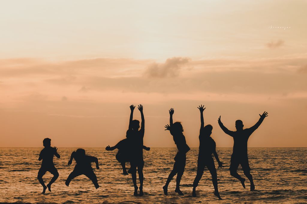 people-jumping